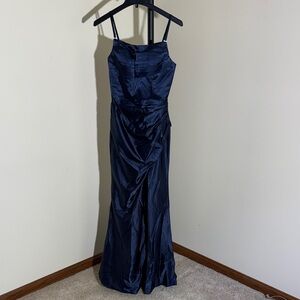 Elegant Navy Blue Evening Gown